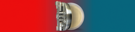 Porte de chambre forte révélant une boîte de Pétri