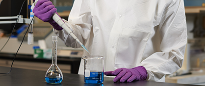 Protection et confort inégalés avec les gants en nitrile Polaris de Kimtech